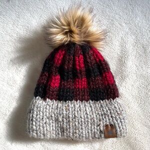 Sea to Sky 100% Peruvian Wool Red & Black Plaid Winter Beanie w Faux Fur Pom